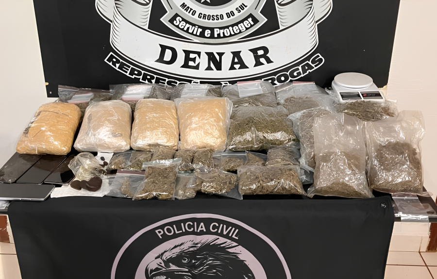 Esquema de tráfico de drogas é desmantelado em apartamento de condomínio