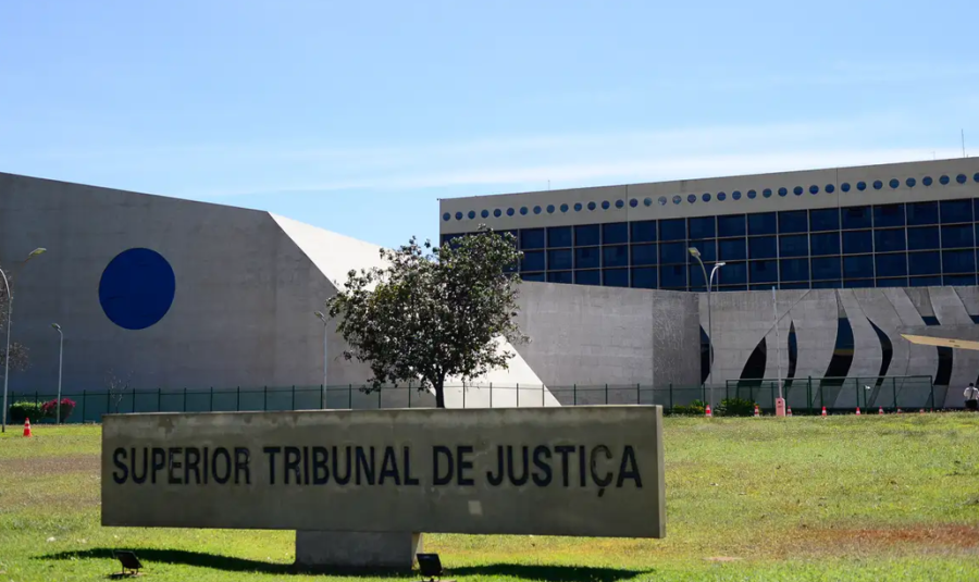 STJ decide que associação não pode cobrar taxa de condomínio em via pública sem adesão formal